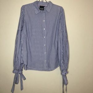 Nanette Lepore top with bows on poet sleeves